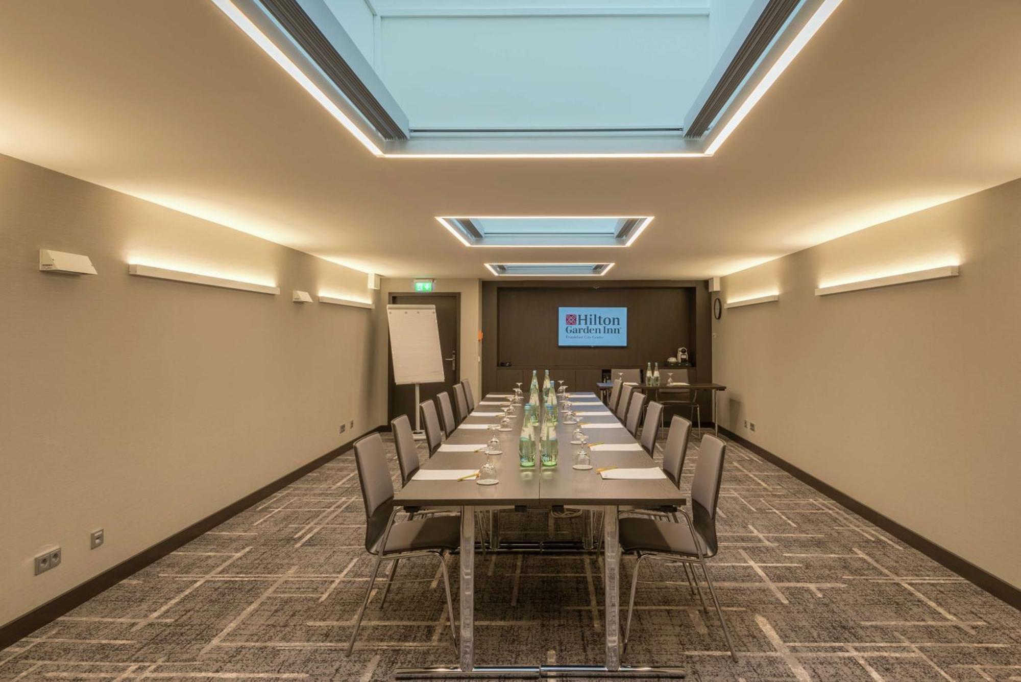 Hilton Garden Frankfurt Centre Hotel 4*
